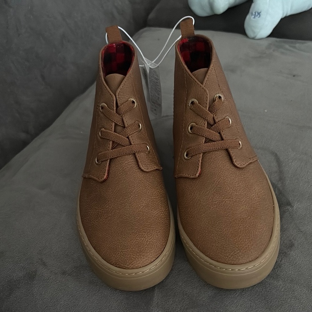 NWT little Boys Brown Casual Shoes size 1